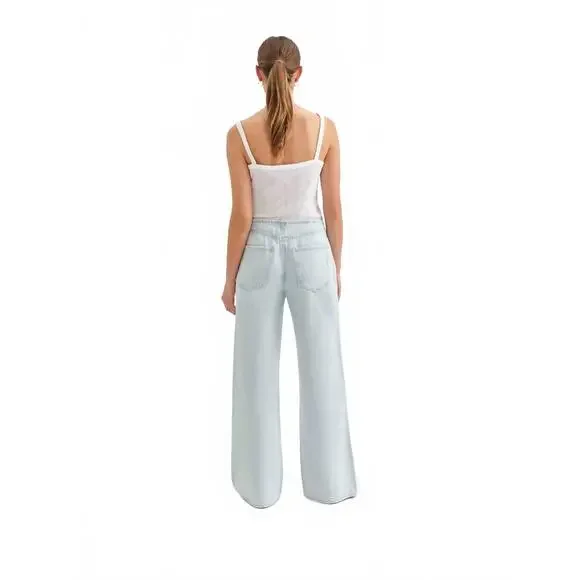 Wide Leg Light Wash Jeans - Women's Casual Denim - Picture 4 of 8